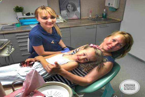 Перший візит до стоматолога, коли показати малюка стоматологу